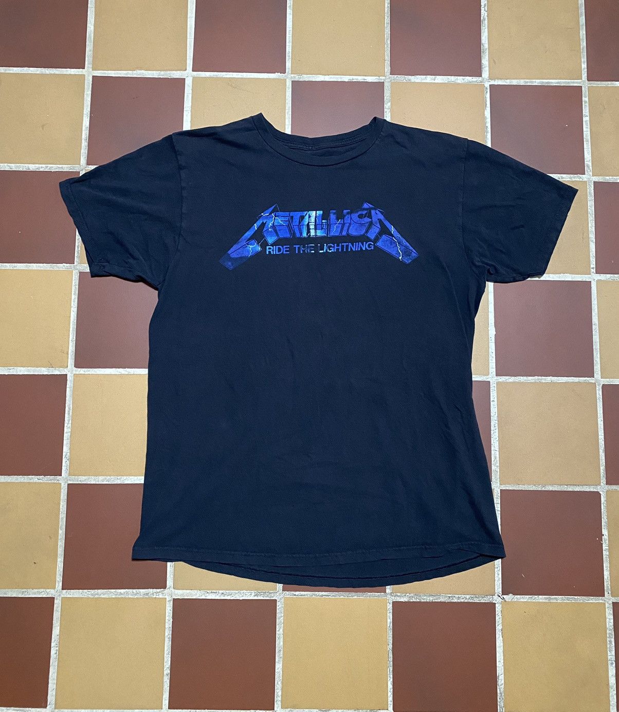 Band Tees Vintage Metallica Rige The Lightning Band Tee Shirt faded Size US L / EU 52-54 / 3 - 1 Thumbnail