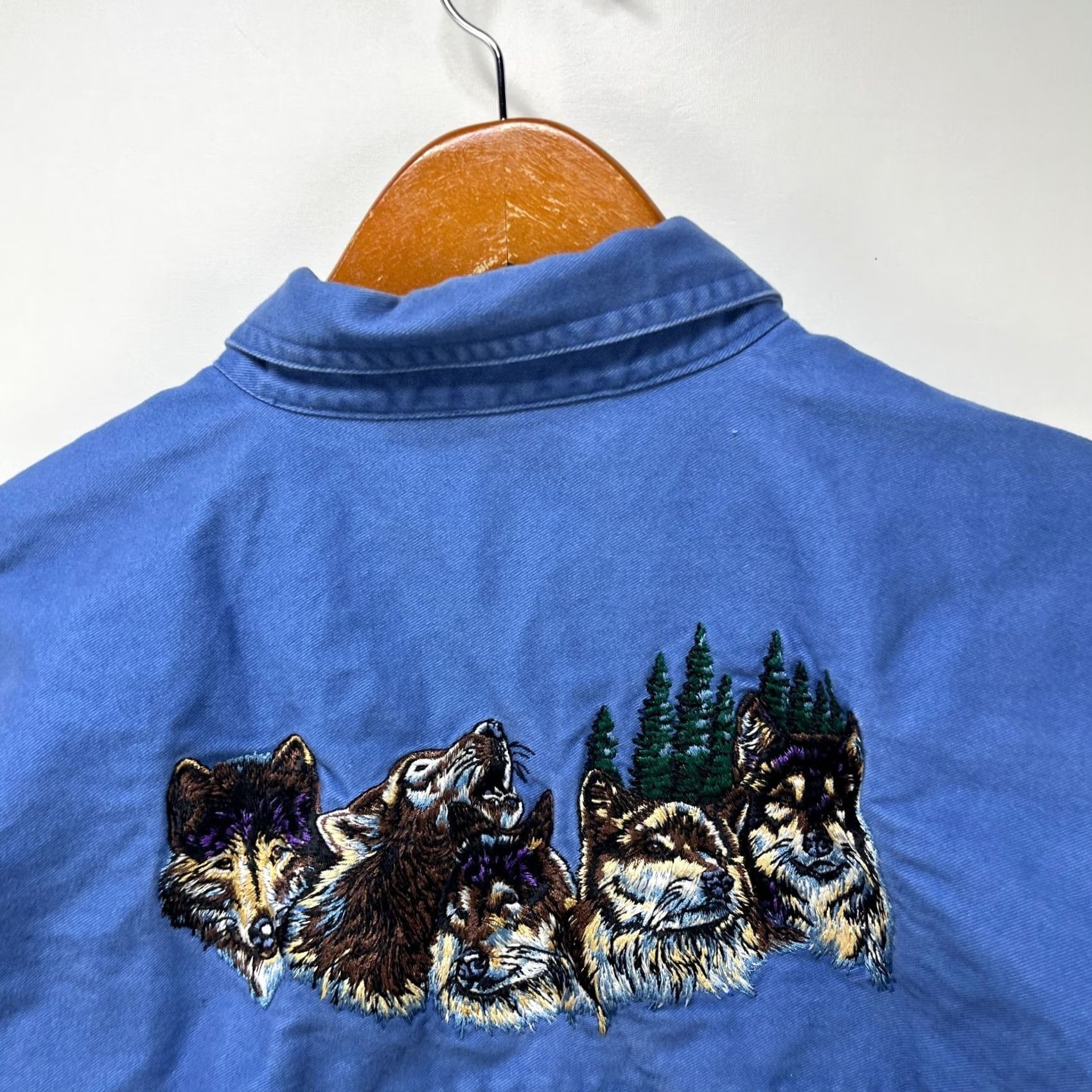 Vintage VINTAGE Wolf Button Up Shirt Medium Mens Blue 90s USA Cotton Short Sleeve Regular Size US M / EU 48-50 / 2 - 3 Thumbnail