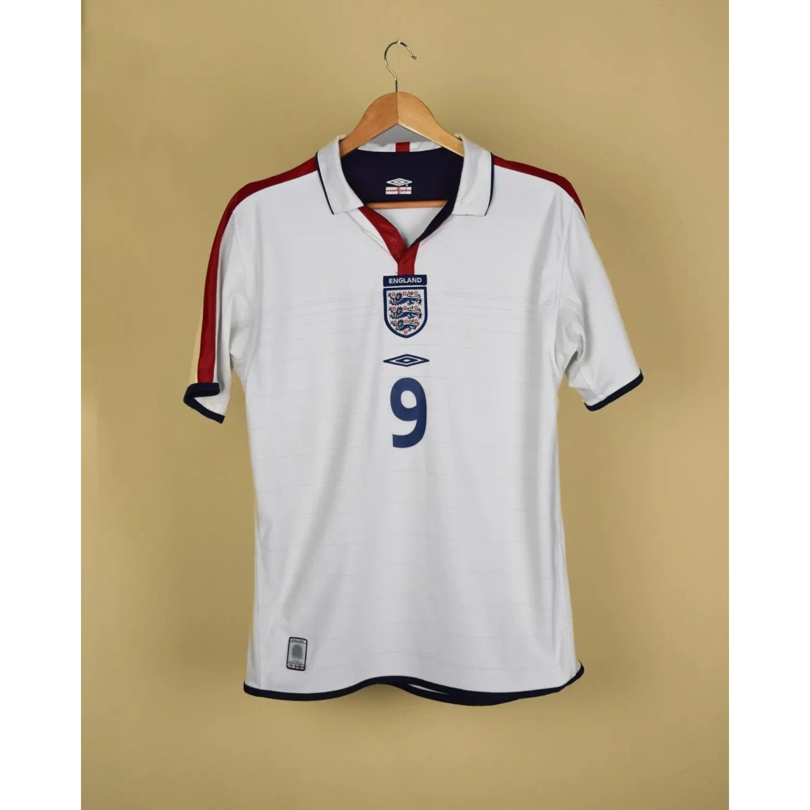 Umbro AUTHENTIC 2003 England Home Wayne Rooney #9 – Soccer Jersey Size US M / EU 48-50 / 2 - 2 Thumbnail
