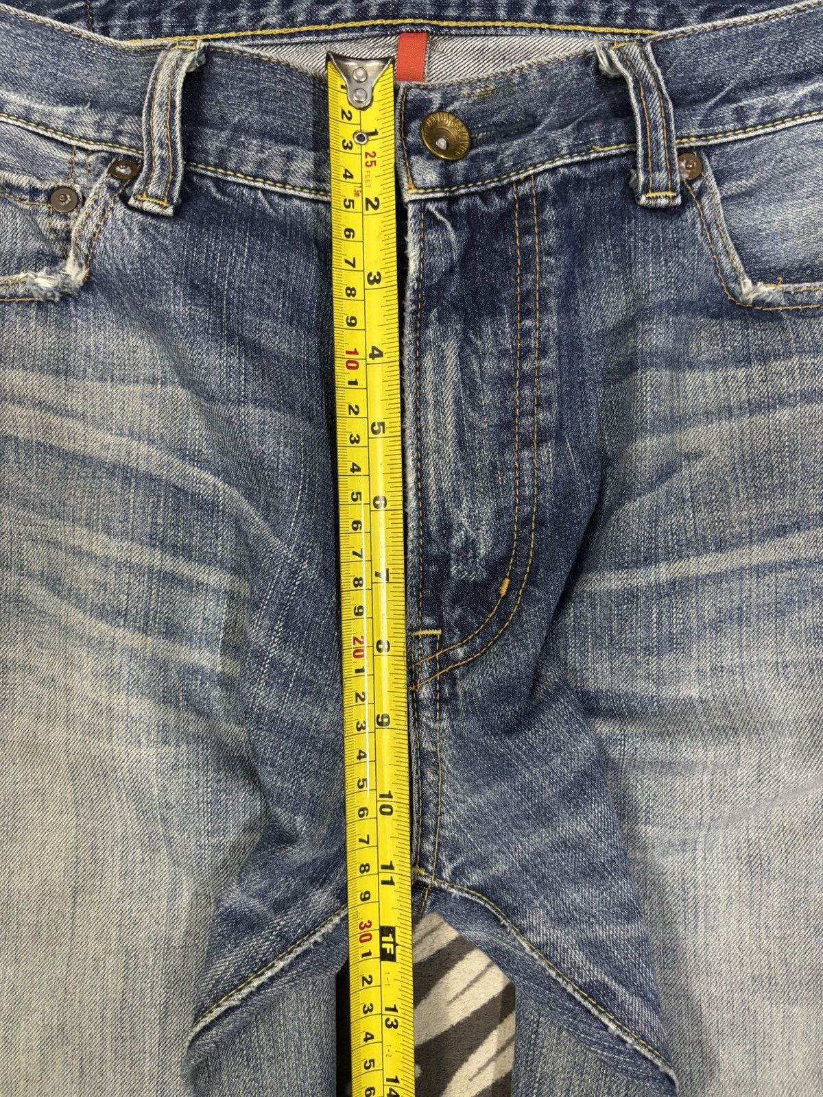 Undercover × Uniqlo Vintage Japanese Brand Uniqlo S002 Blue Wash Faded Jeans Size US 36 / EU 52 - 15 Thumbnail