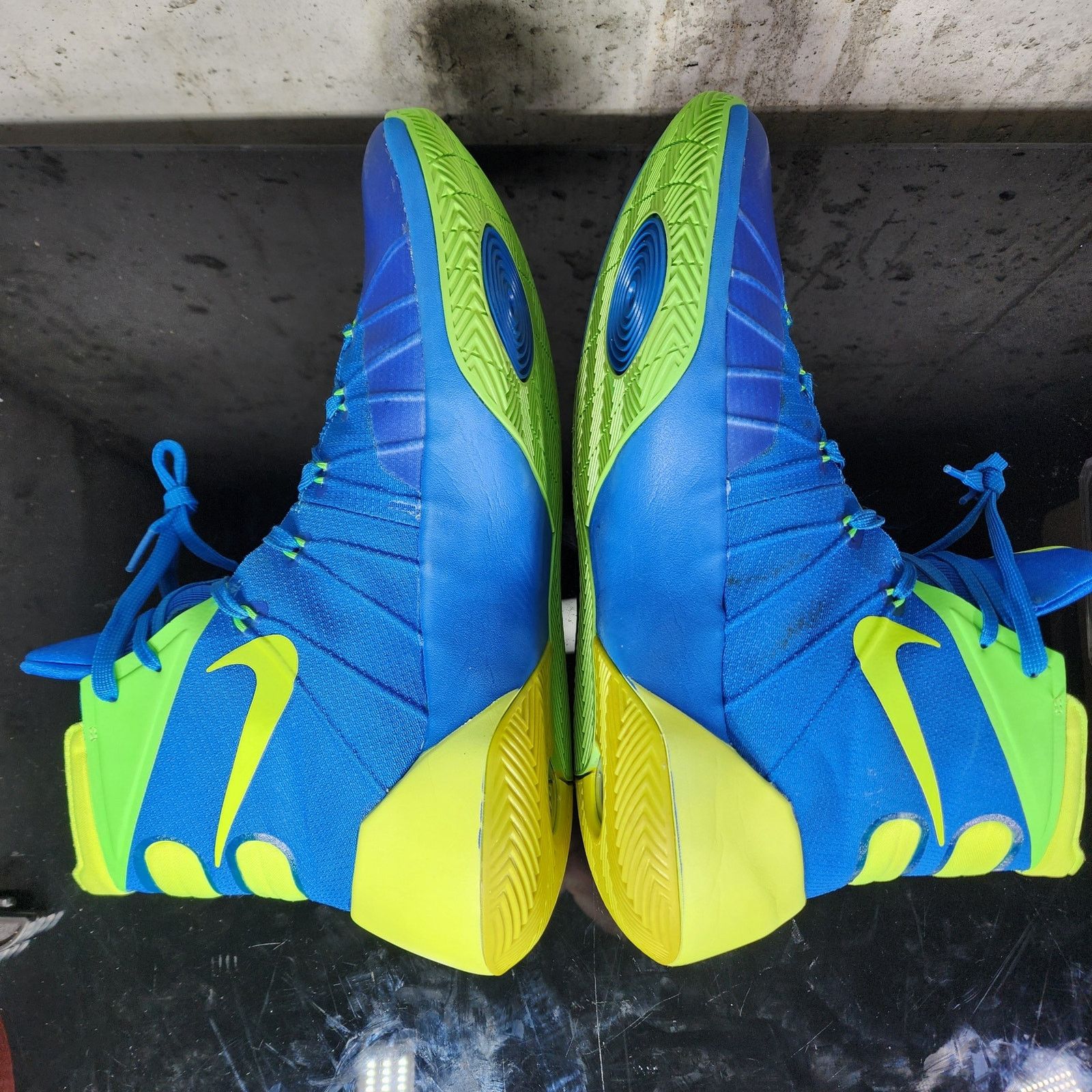 Nike MSRP $140 Nike Hyperdunk 2015 Sprite Soar Volt Green Size 14 Size US 14 / EU 47 - 6 Thumbnail