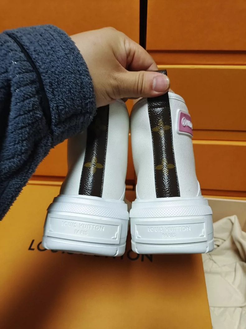 Louis Vuitton Louis Vuitton LV Women's Sneakers Size 35 Brand New-2506 Size US 5 / IT 35 - 8 Thumbnail