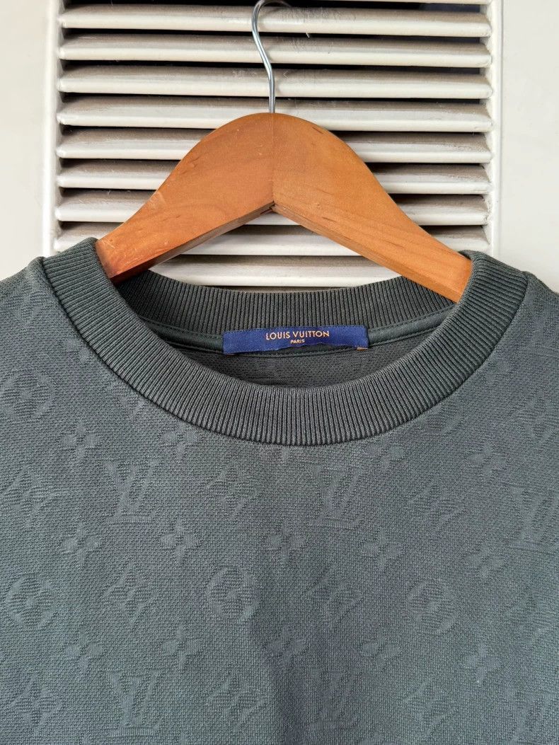 Louis Vuitton LV XS Dark Print Pocket T-shirt-2507 Size US XS / EU 42 / 0 - 3 Thumbnail