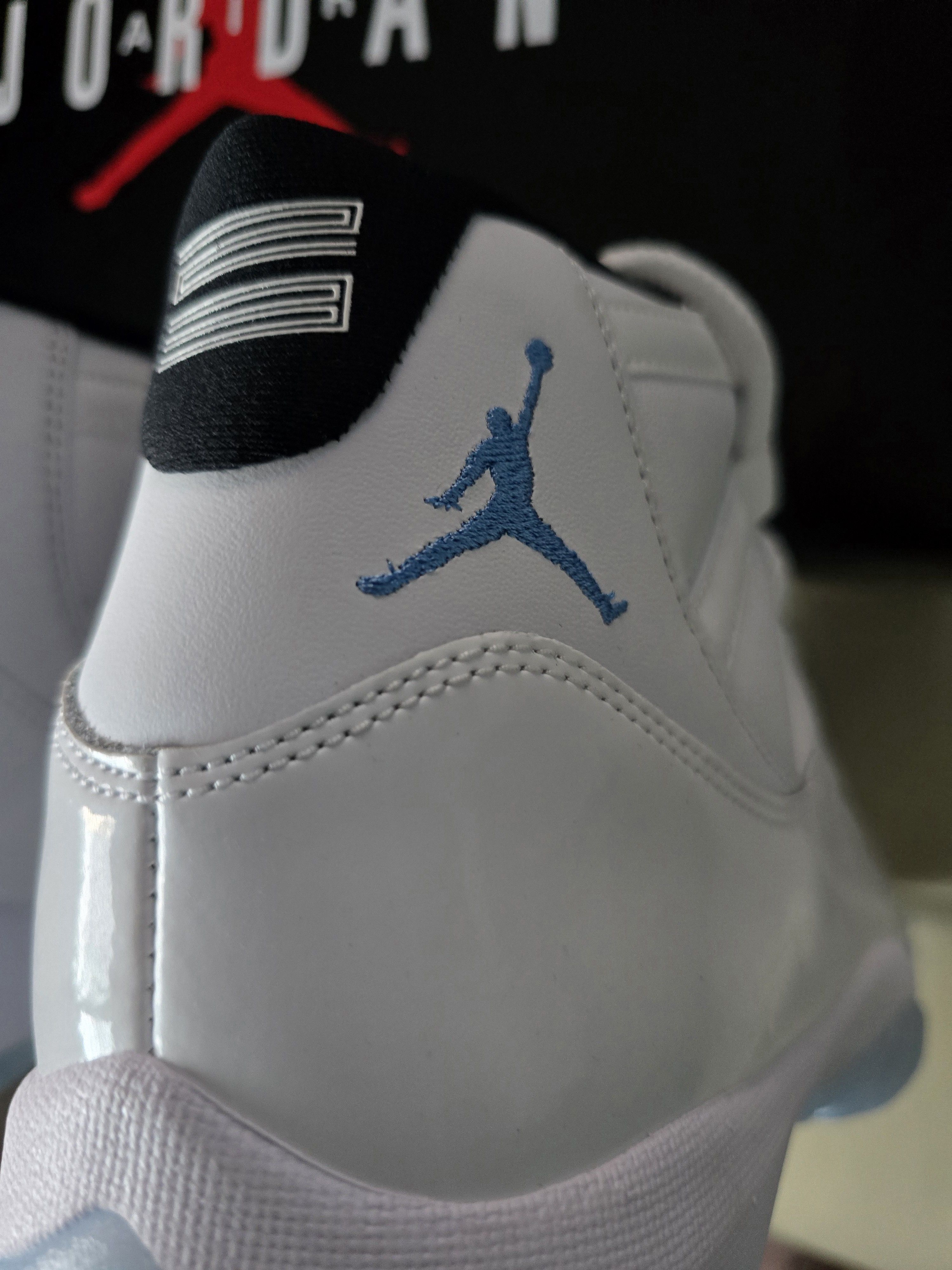 Jordan Brand Jordan 11 Legend Blue Size US 8 / EU 41 - 5 Thumbnail
