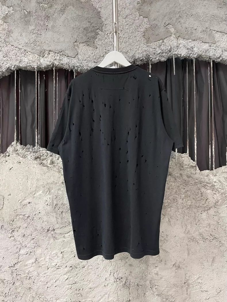 Givenchy Givenchy Givenchy Distressed Short Sleeve TShirt -2507 Size US S / EU 44-46 / 1 - 2 Thumbnail