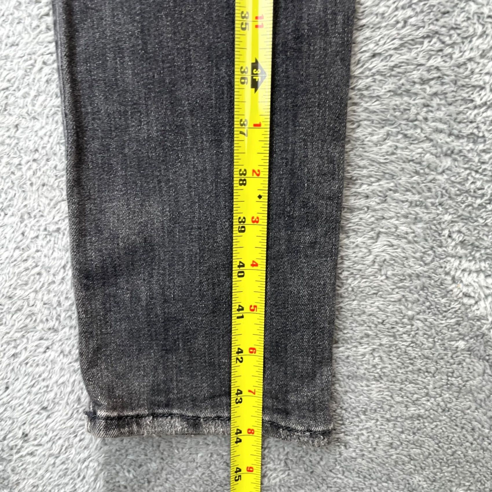 True Religion True Religion Jeans Mens 29 Gray Westbrook Rocco Relaxed Skinny Leg Distressed Denim 5-Pocket City Comfortable Distressed Jeans Mens Gray 90s Style Size US 29 - 7 Thumbnail