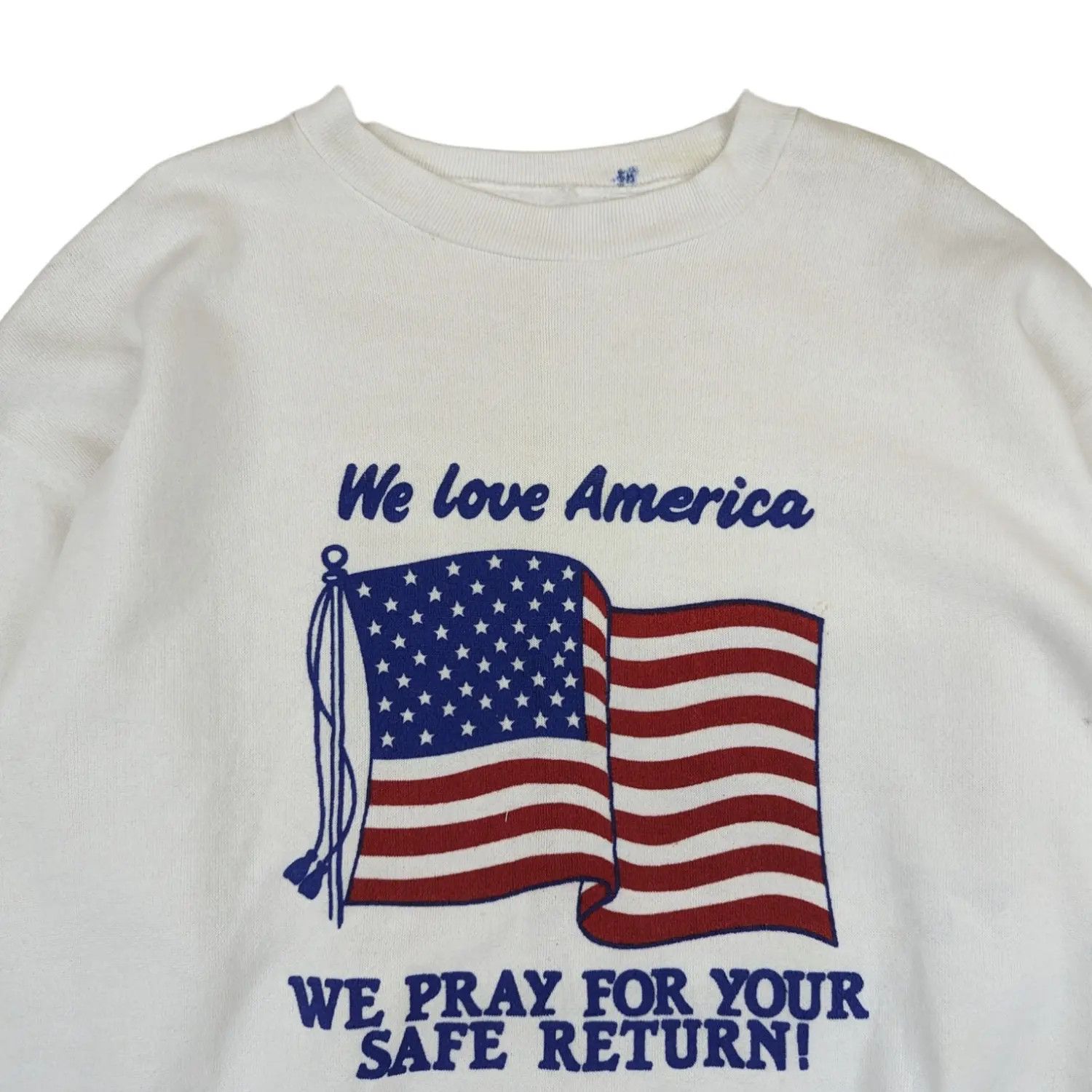 Vintage Vintage 90's WE LOVE AMERICA Spell Out Jumper Sweatshirt Size L / US 10 / IT 46 - 4 Thumbnail