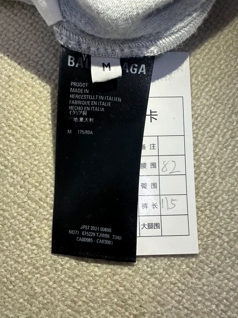 Balenciaga Balenciaga size m Ice blue 3D printed denim jeans and print Size US 30 / EU 46 - 7 Thumbnail