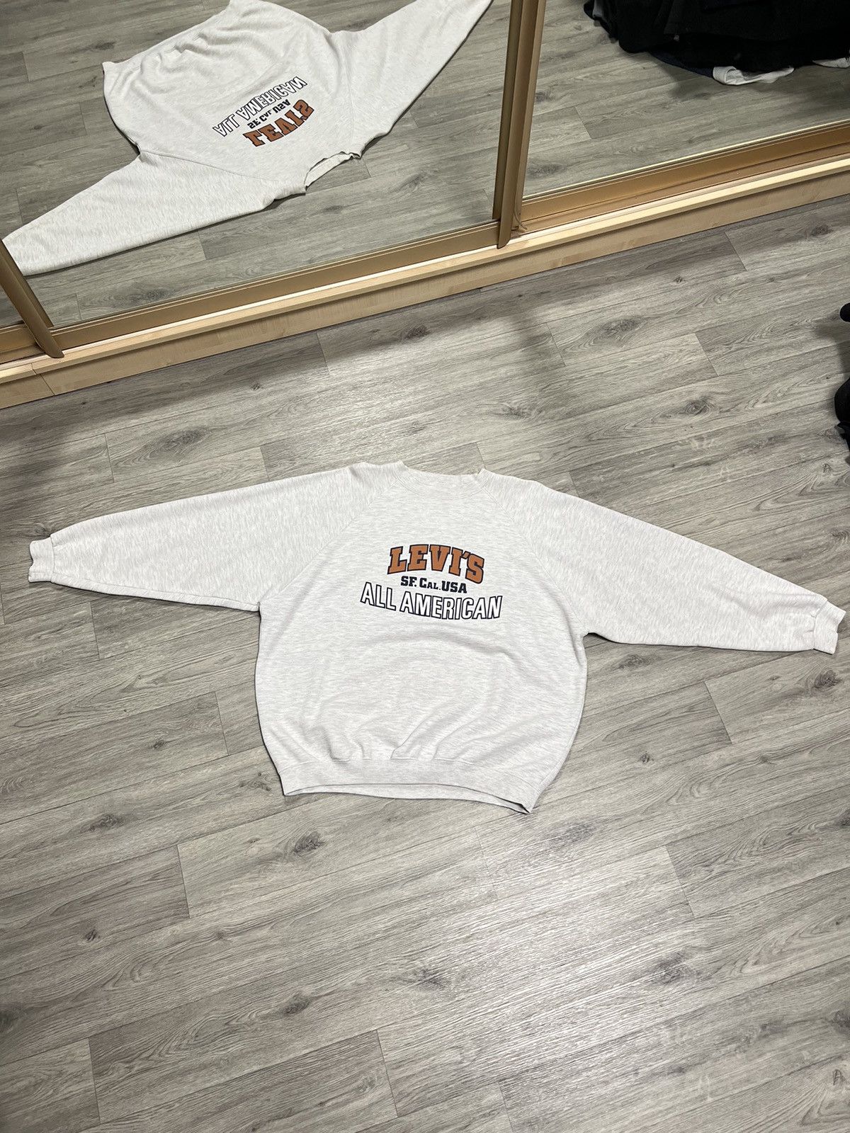 Levi's Levi’s USA vintage sweatshirt men’s size XL Size US XL / EU 56 / 4 - 1 Thumbnail
