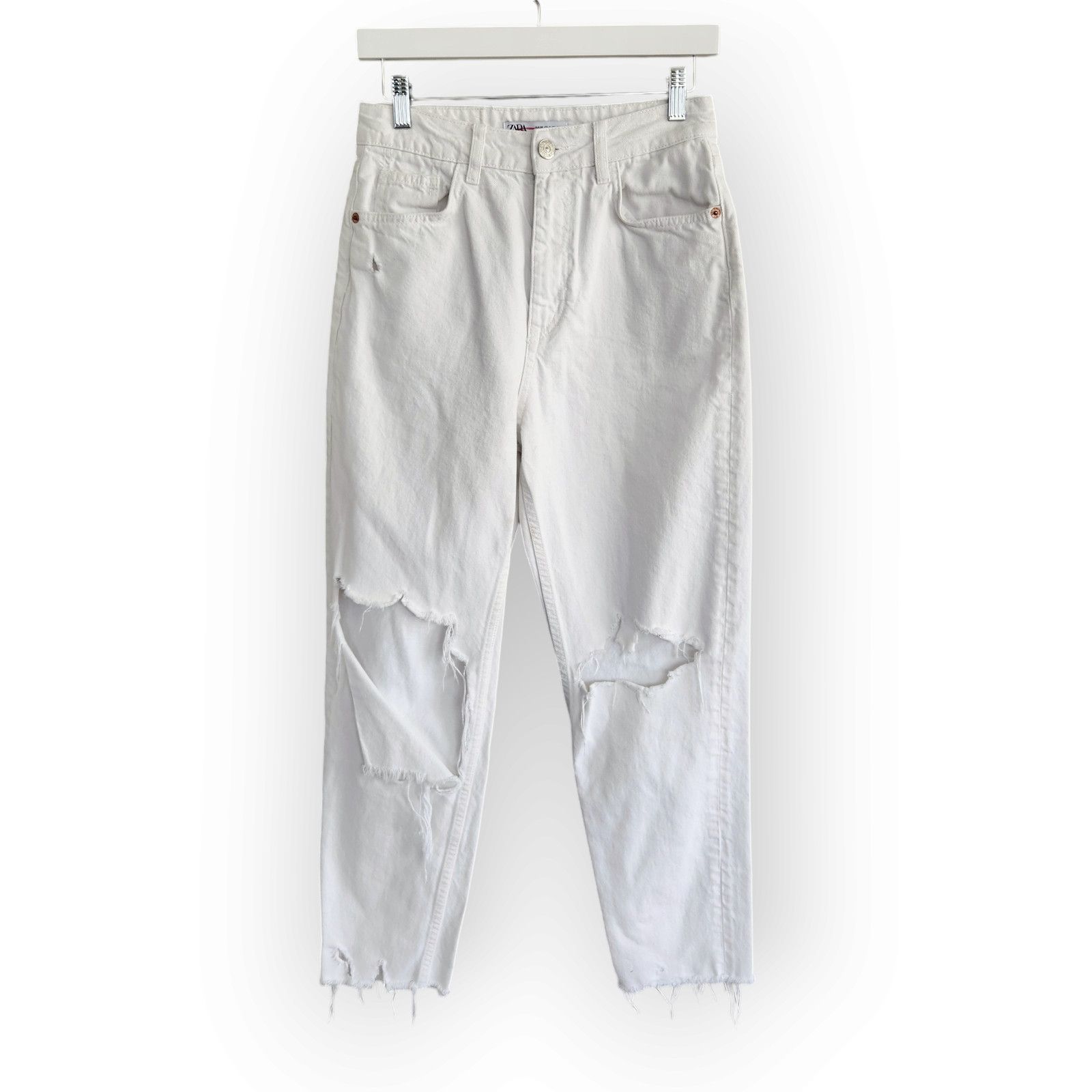 Zara Zara White High Waisted Ripped Mom Jeans 6 Size 28" / US 6 / IT 42 - 1 Thumbnail