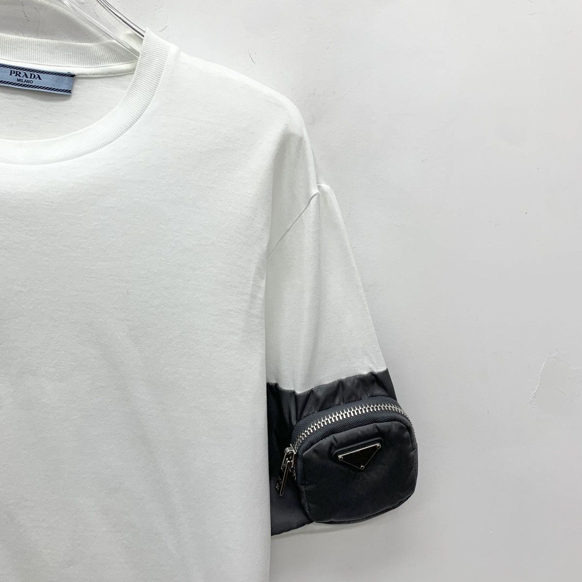 Prada Prada White Triangle Logo Pocket Short Sleeve T-shirt K26WX Size XS / US 0-2 / IT 36-38 - 3 Thumbnail