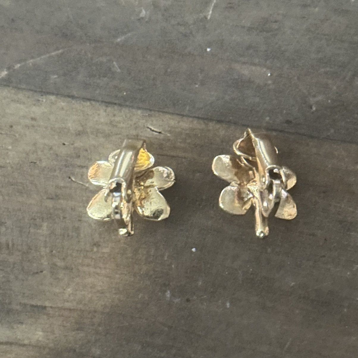 Vintage Vintage enamel flower clip on earrings Size ONE SIZE - 4 Thumbnail