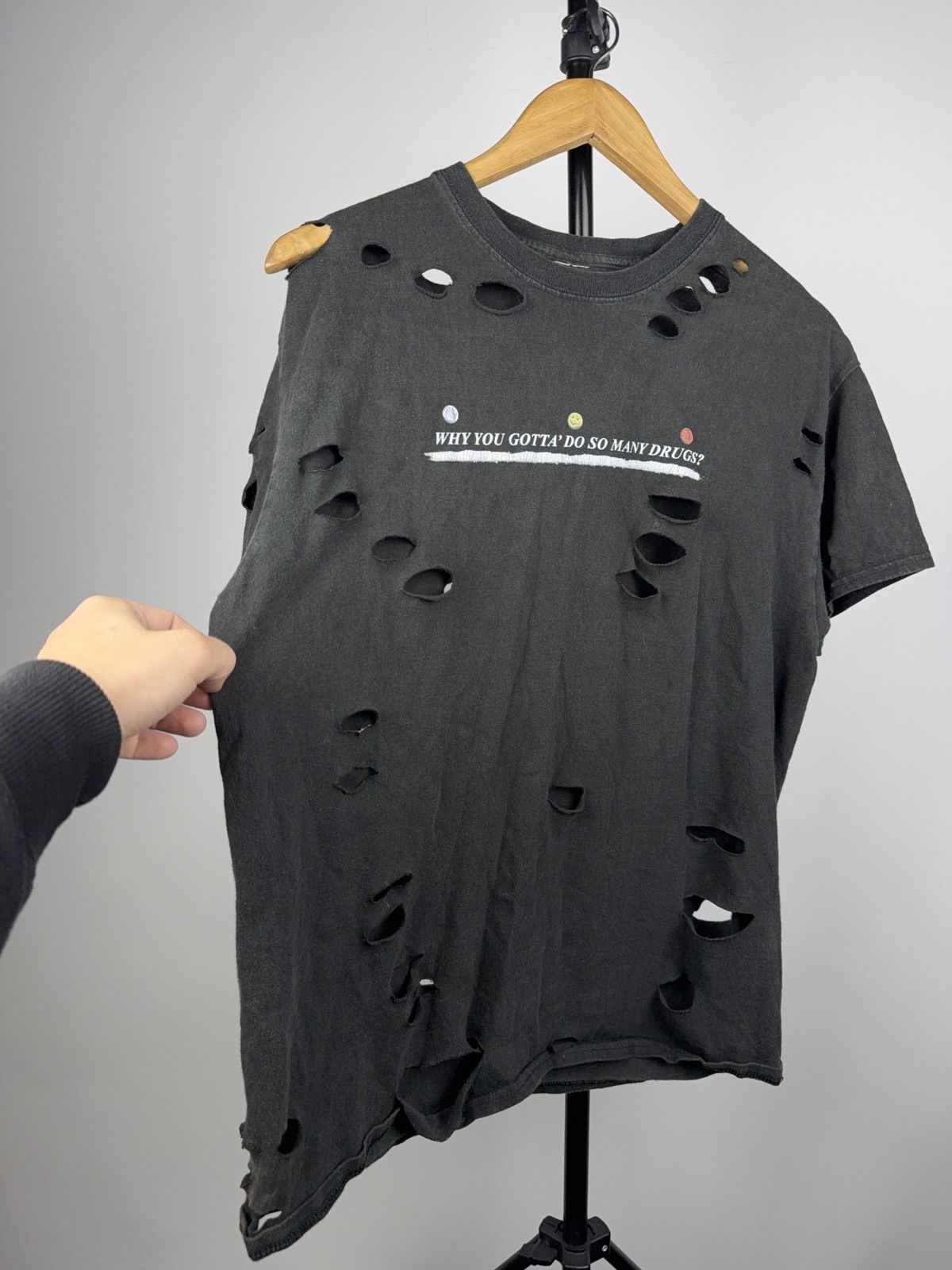 Japanese Brand ⚠️ 00s Distressed “Why You Gotta Do So Many Drugs?” Tee Y2K Size US M / EU 48-50 / 2 - 5 Thumbnail