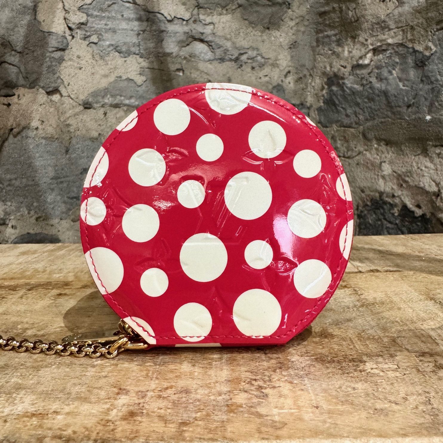 Louis Vuitton × Yayoi Kusama Louis Vuitton X Yayoi Kusama Red Vernis Dot Coin Purse Size ONE SIZE - 2 Thumbnail
