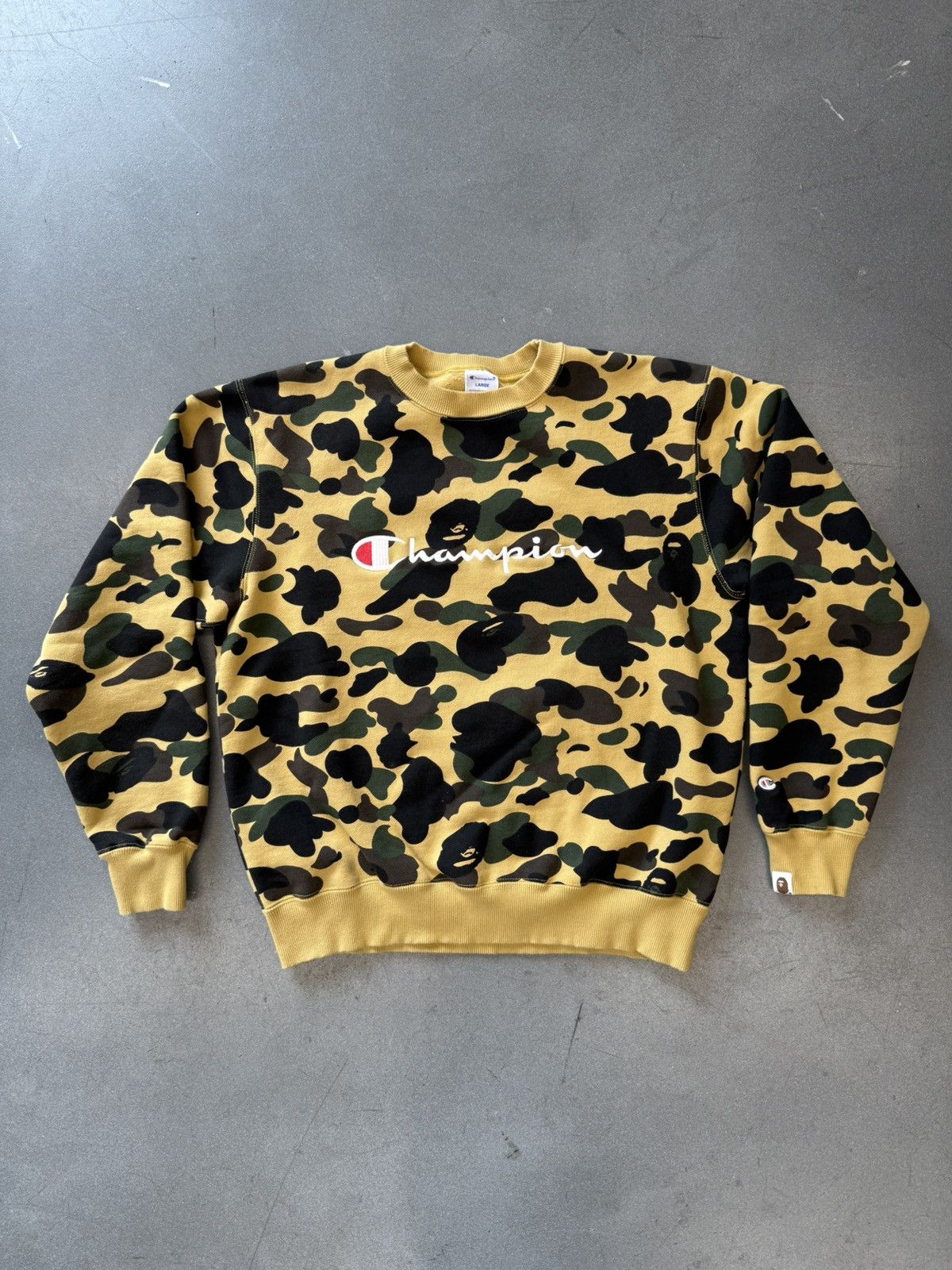 Bape × Champion FW17 Bape Champion 1st Camo Crewneck Size US L / EU 52-54 / 3 - 1 Thumbnail