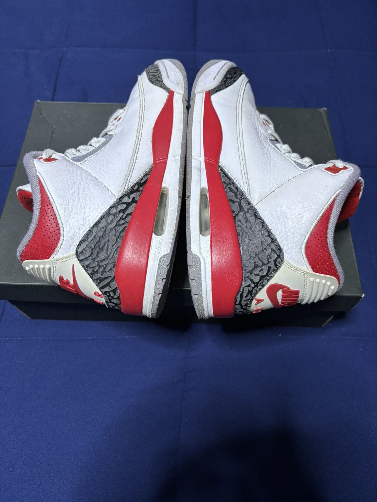 Jordan Brand Jordan 3 Retro Fire Red 2022 Size 8 Size US 8 / EU 41 - 2 Thumbnail