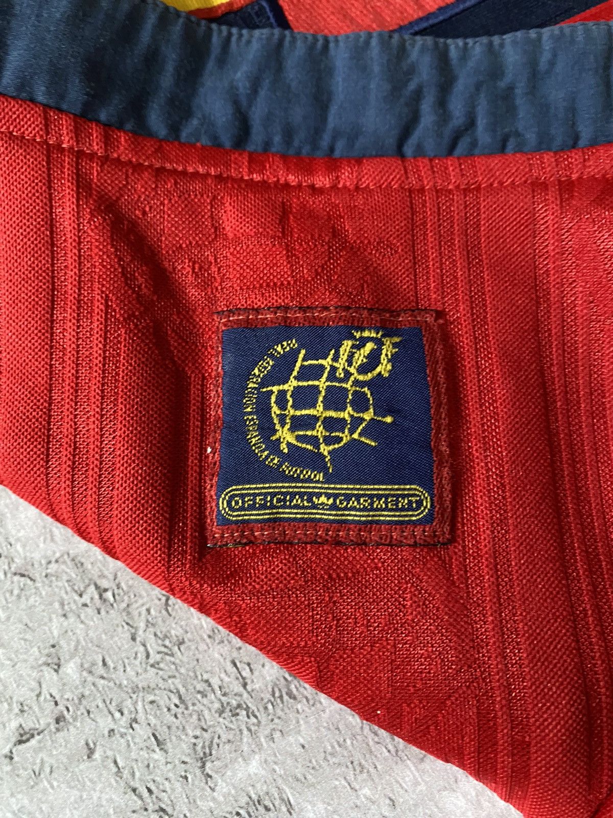 Adidas Vintage Adidas Spain 1996/98 Home Soccer Football Jersey Y2K Size US XL / EU 56 / 4 - 16 Thumbnail