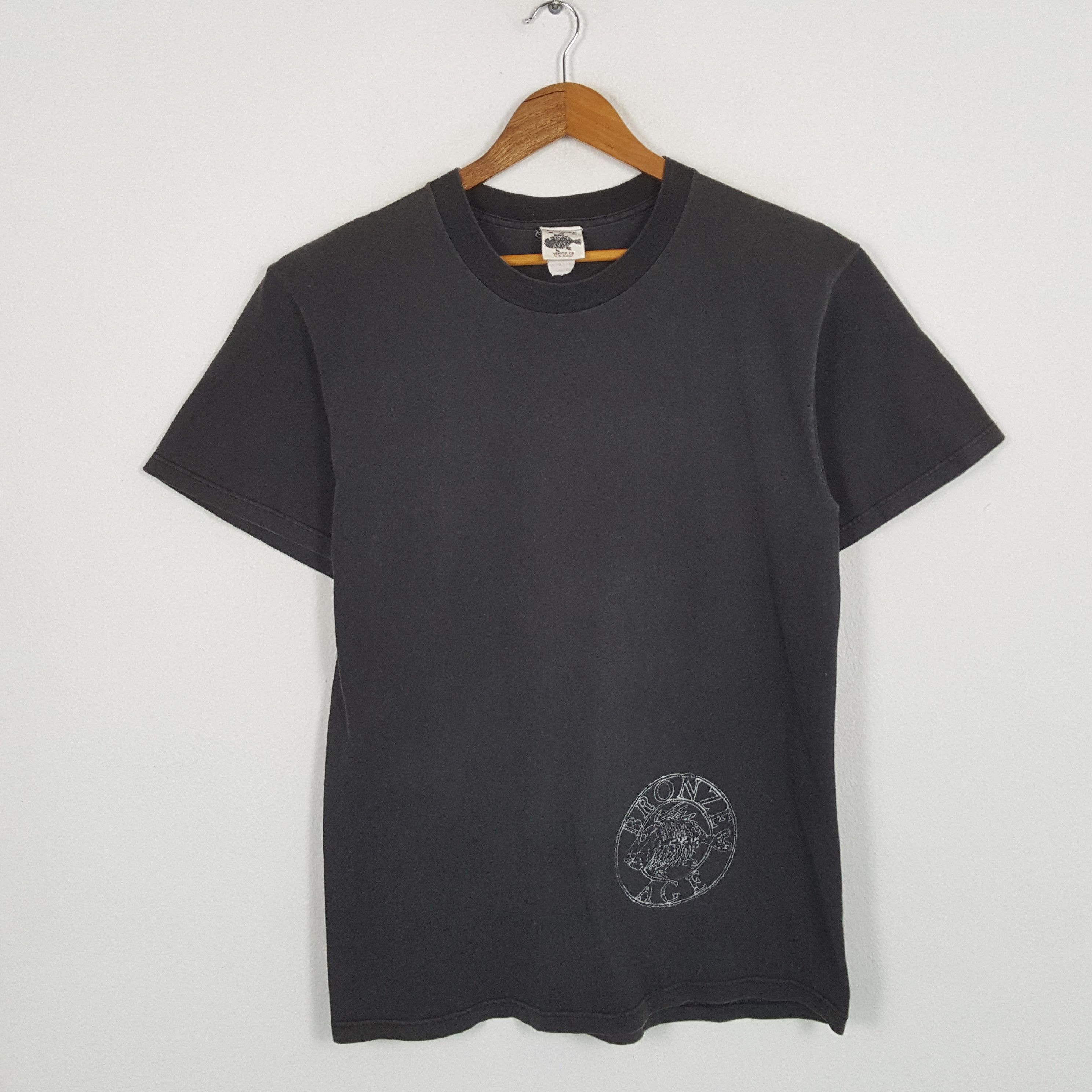 Vintage 90's BRONZE AGE Surfing Style Streetwear T-Shirts