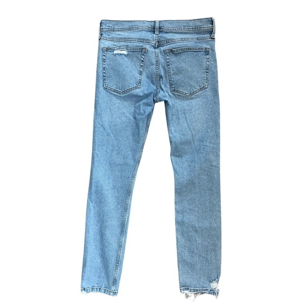 Bdg BDG Jeans Light-wash Blue Distressed Women’s Size 30. Size 30" / US 8 / IT 44 - 15 Thumbnail