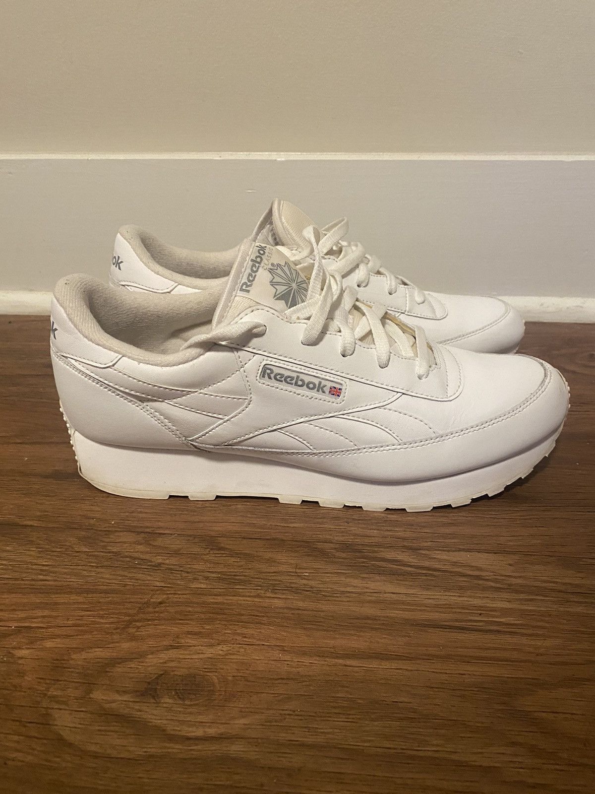 Reebok Reebok All White Size US 10.5 / EU 43-44 - 2 Thumbnail