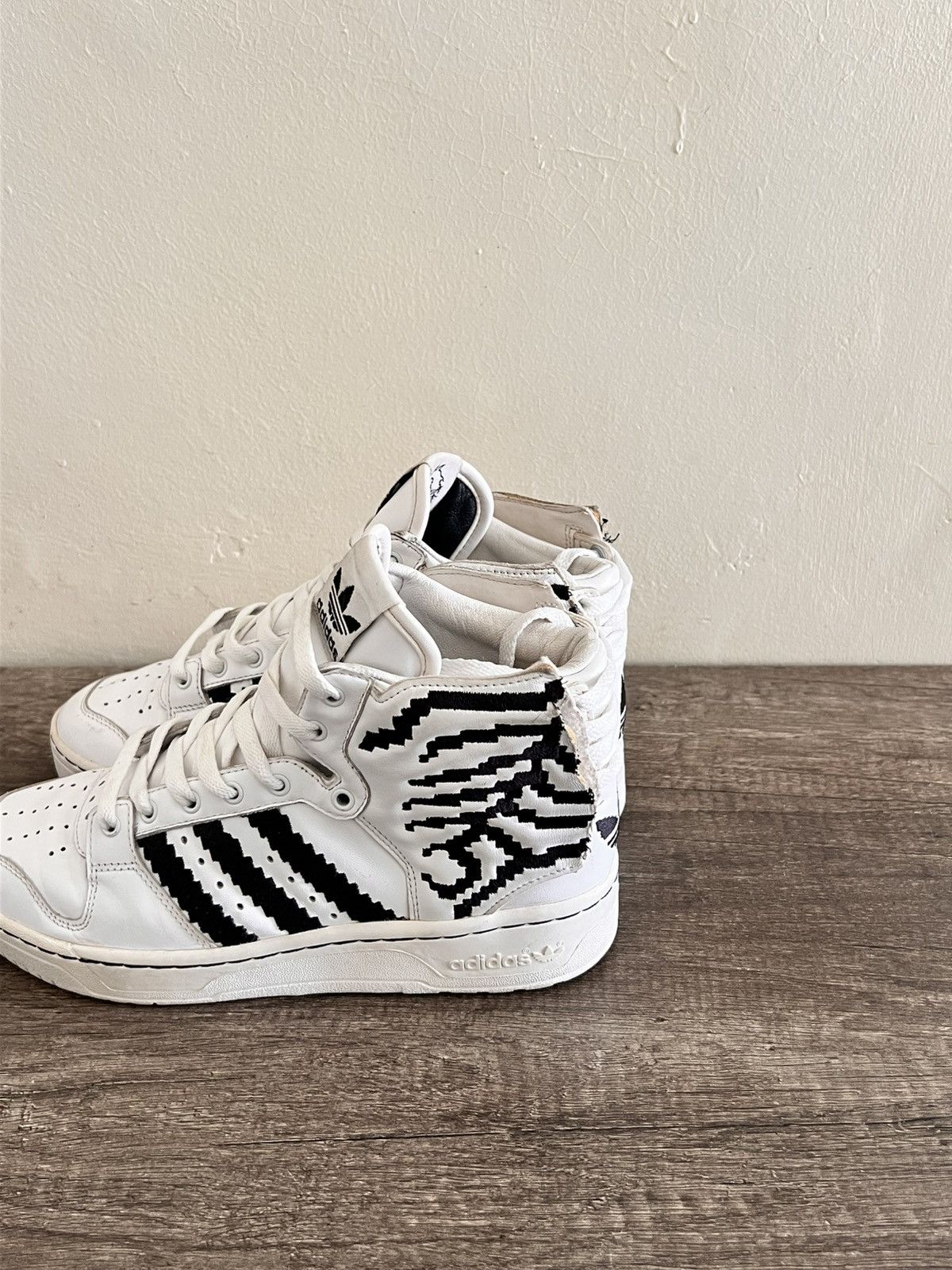 Adidas × Jeremy Scott Jeremy Scott Pixel RARE Size US 8 / EU 41 - 8 Thumbnail