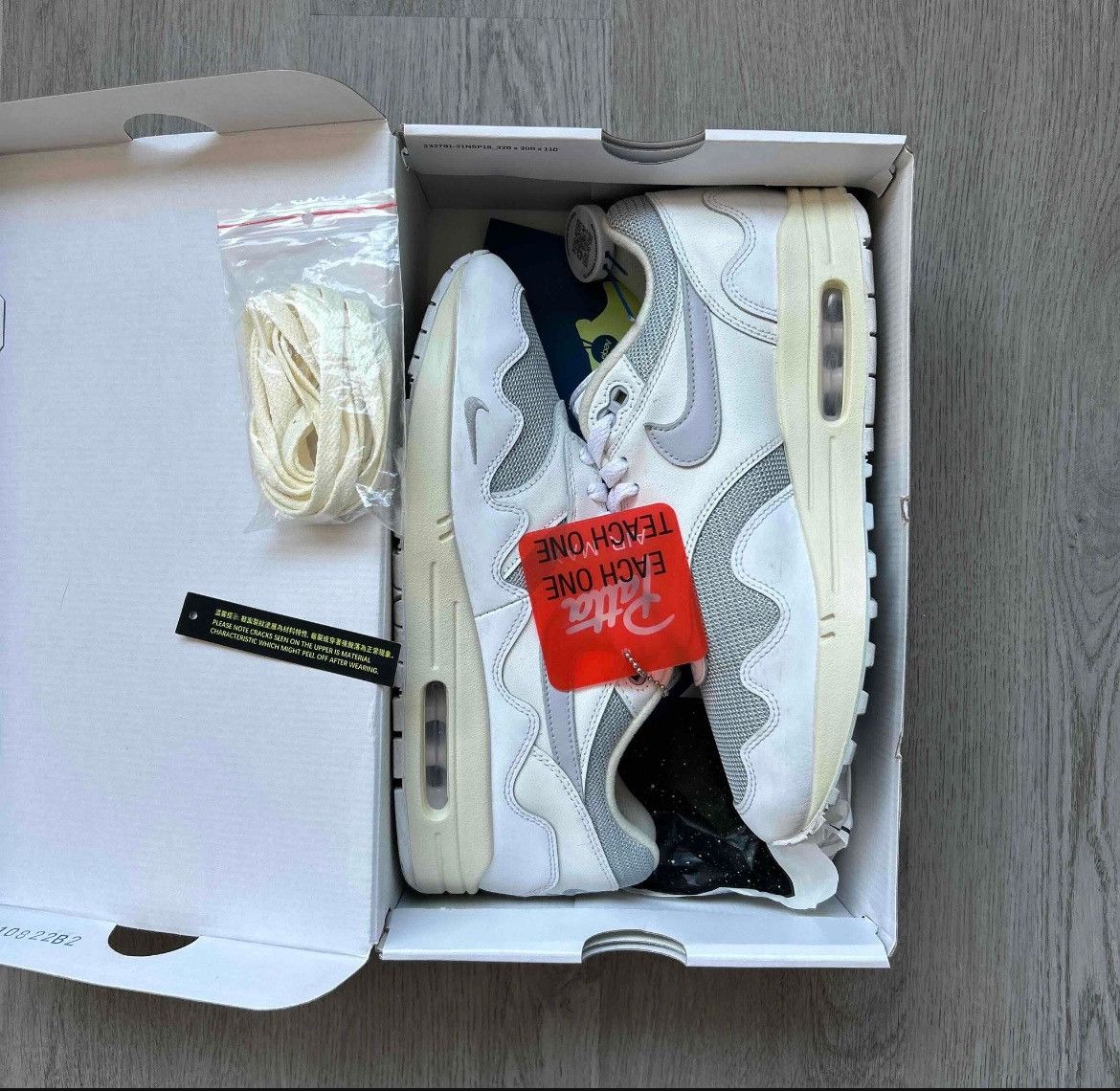 Nike × Patta Size 9 - Nike Patta Air Max 1 Waves White Pure Platinum Size US 9 / EU 42 - 10 Thumbnail