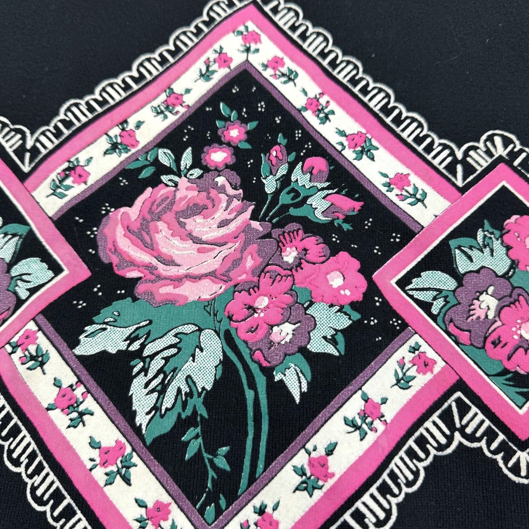 Vintage VINTAGE Rose Flower Sweatshirt Womens Large Black Collar Nature Cute Grandma 90s Size L / US 10 / IT 46 - 3 Thumbnail