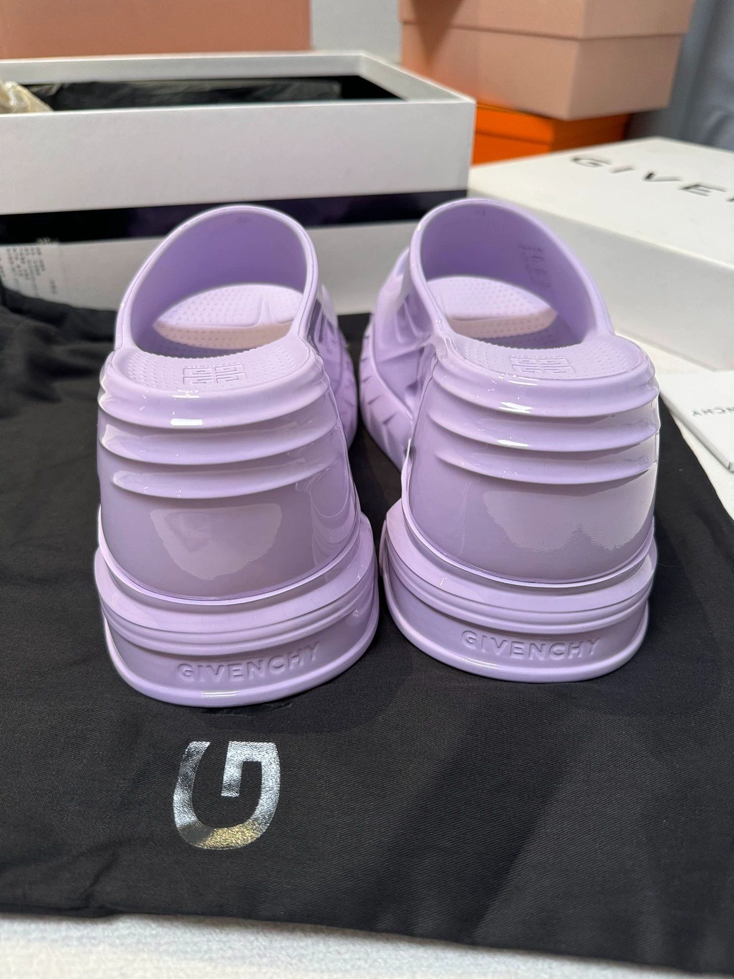 Givenchy Givenchy Marshmallow Lilac 38 Slides Size US 7.5 / IT 37.5 - 4 Thumbnail