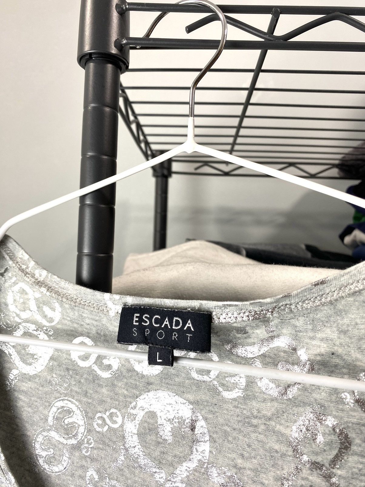 Escada Luxury Escada Silver Print T Shirt Hype Size L / US 10 / IT 46 - 3 Thumbnail