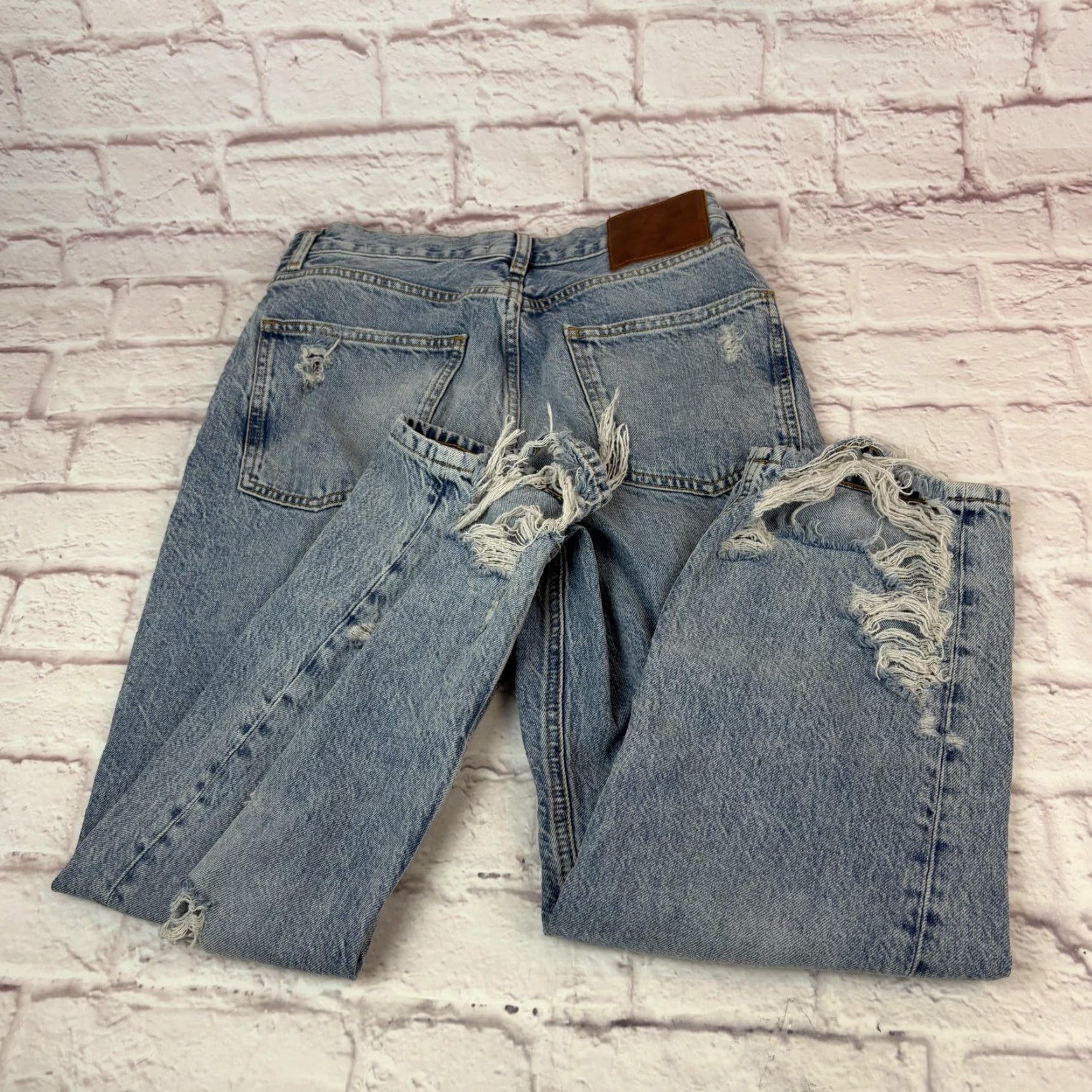 Zara VINTAGE? No. The Pepper Mom Zara Jeans Womens 8 High Rise 30x26 Blue Distressed Ripped Denim 100% Cotton Relaxed Straight Size 30" / US 8 / IT 44 - 3 Thumbnail