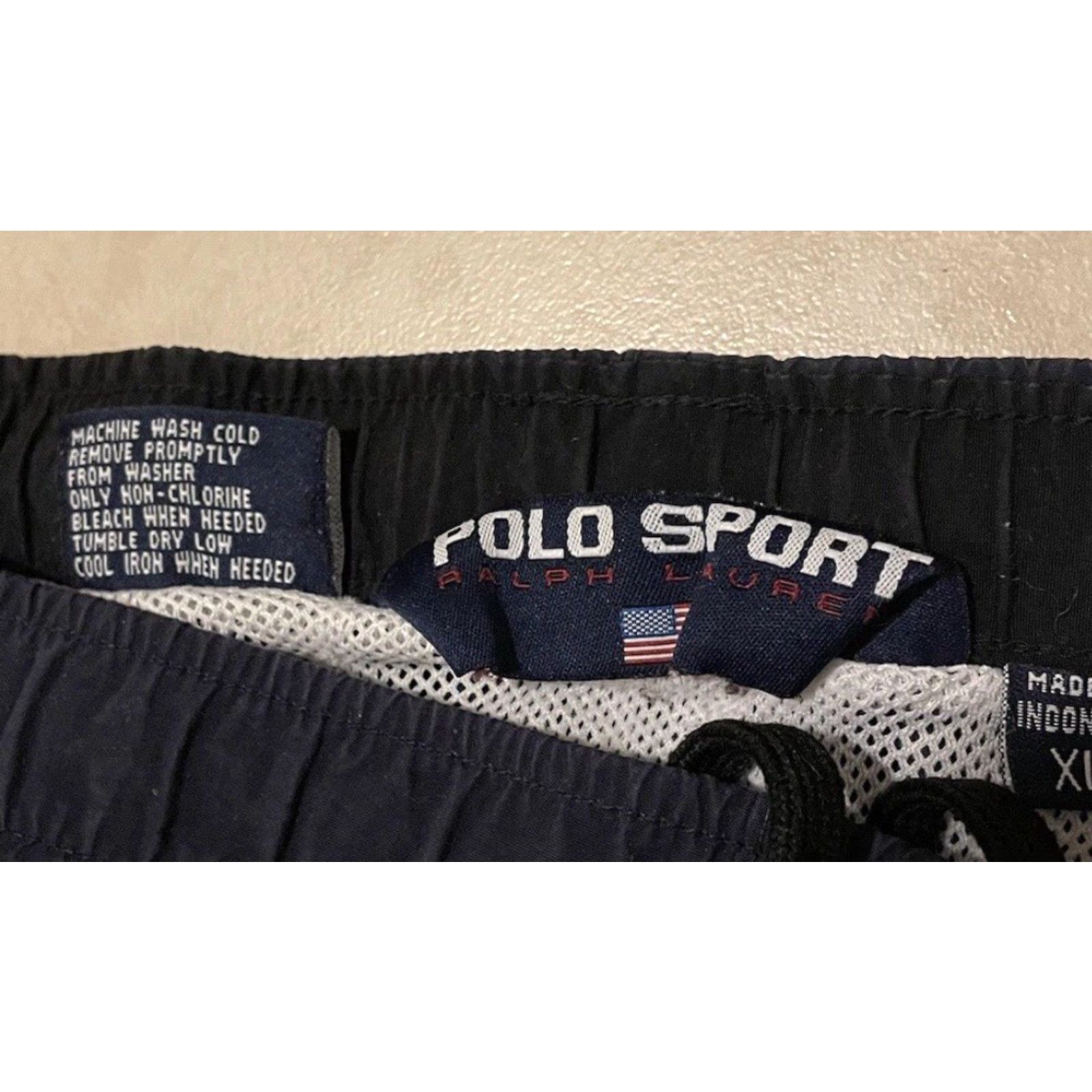 Polo Ralph Lauren VINTAGE Polo Ralph Lauren Spellout Board Shorts Trunks XL Blue Surf Sailing 90s USA Flag Motorsports Hip Hop Grunge Retro nautical Size US XL / EU 56 / 4 - 5 Thumbnail