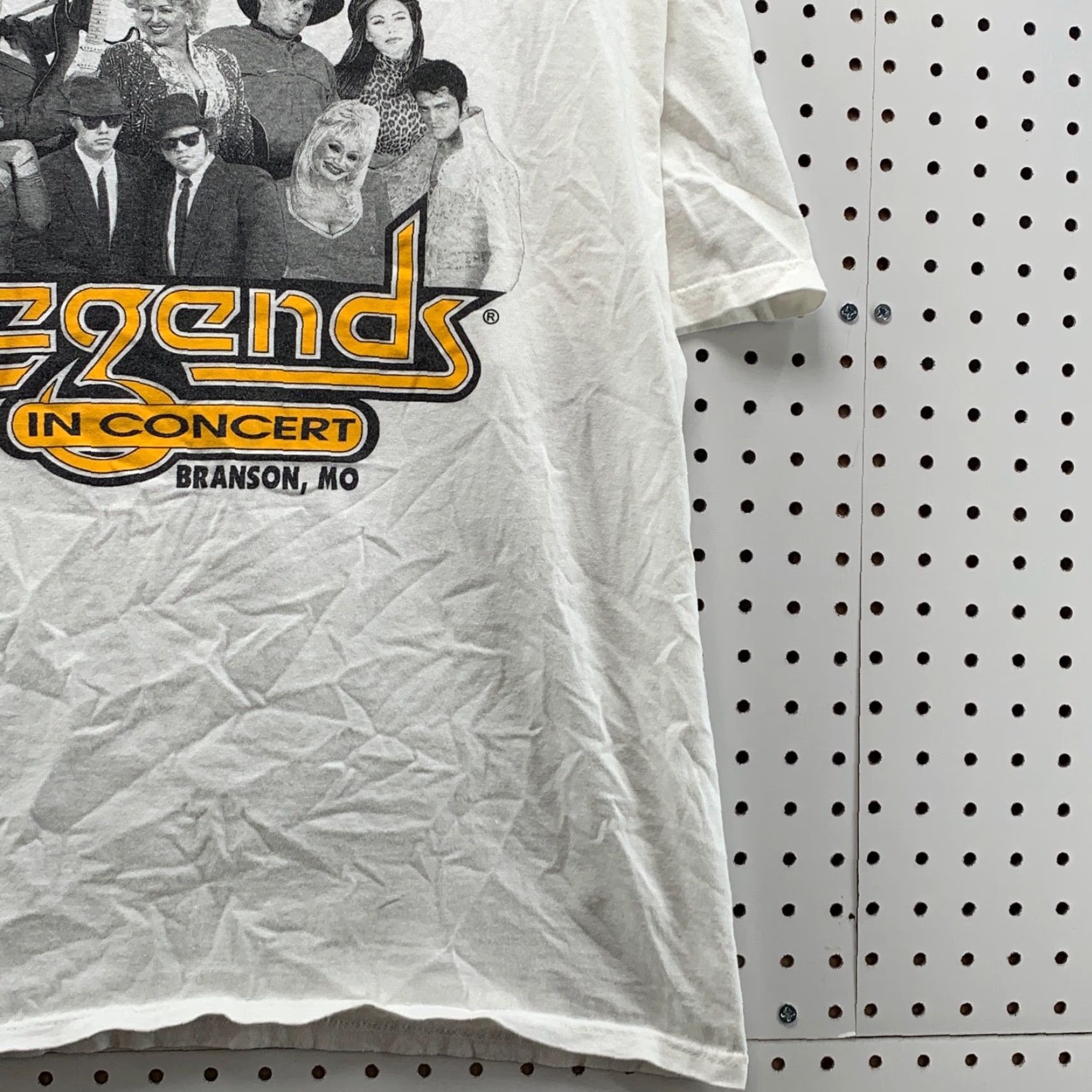Hanes VINTAGE Hanes Legends In Concert T-Shirt Large Adult White Short Sleeve Elvis Music Mens Size US L / EU 52-54 / 3 - 4 Thumbnail