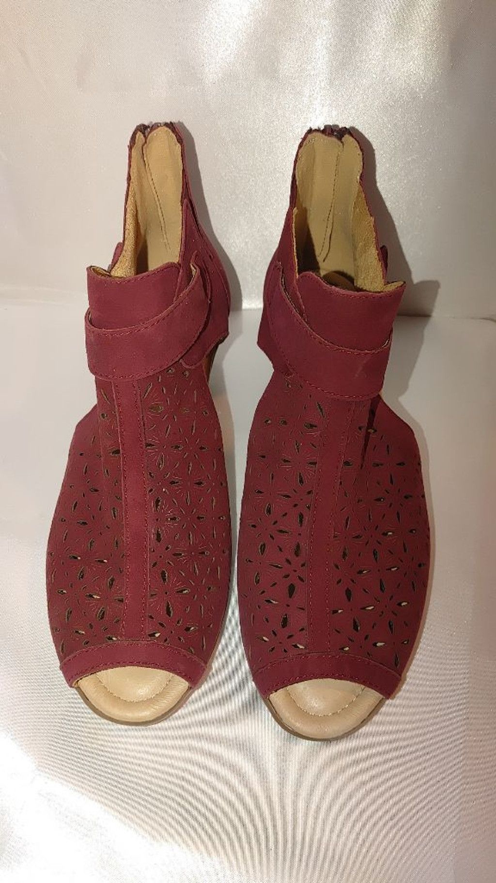 Earth Ragz Earth Kelsey Suede Peep Toe Bootie Size 8B NWOT Size US 8 / IT 38 - 5 Thumbnail