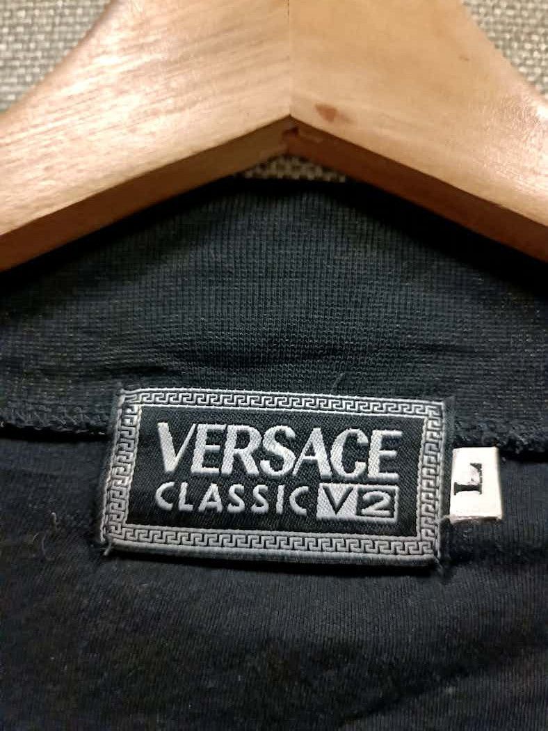 Versace vintage long sleeve versace classic v2 logo embroidery Size US L / EU 52-54 / 3 - 4 Thumbnail