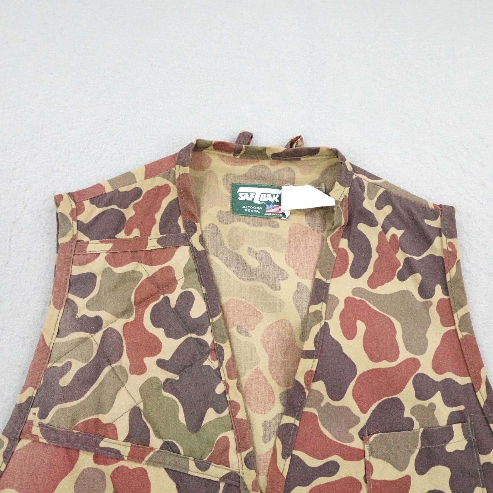 SafTbak VINTAGE Saf-T-Bak Vest Mens Large Duck Camo Hunting Game Pouch Shooting USA 70s Size US L / EU 52-54 / 3 - 2 Thumbnail