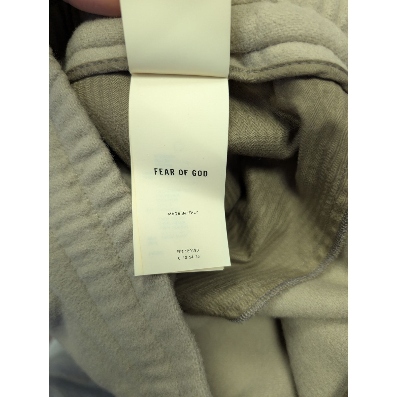 Fear of God o1rshd1 Eternal Fleece Relaxed Sweatpants in Dusty Beige Size US 32 / EU 48 - 17 Thumbnail
