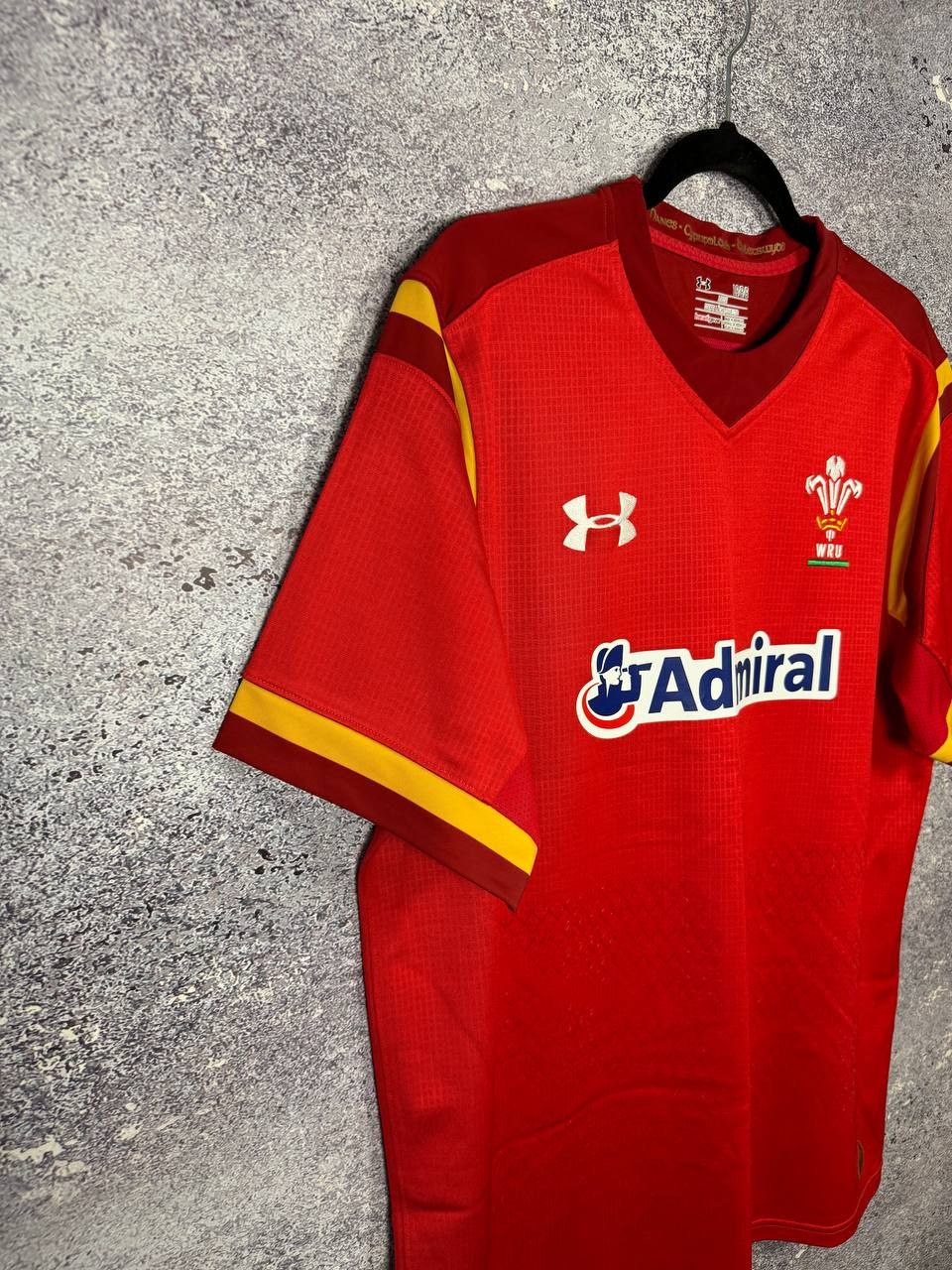 Under Armour Men's Rugby Union Wales 2015/16 Home Shirt Jersey UA Size US L / EU 52-54 / 3 - 5 Thumbnail