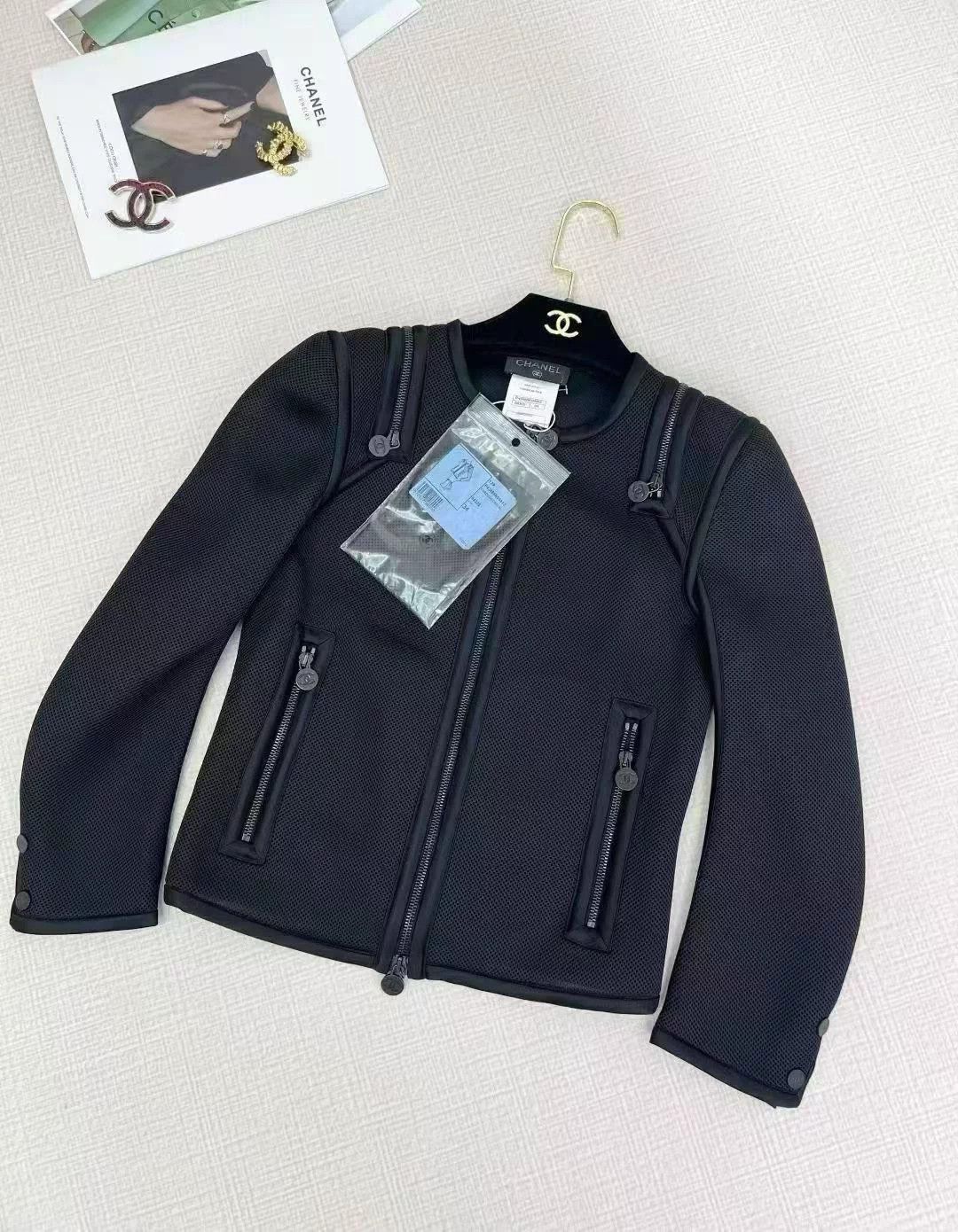 Chanel Chanel NWT Women's short jacket 34 Size XS / US 0-2 / IT 36-38 - 2 Thumbnail