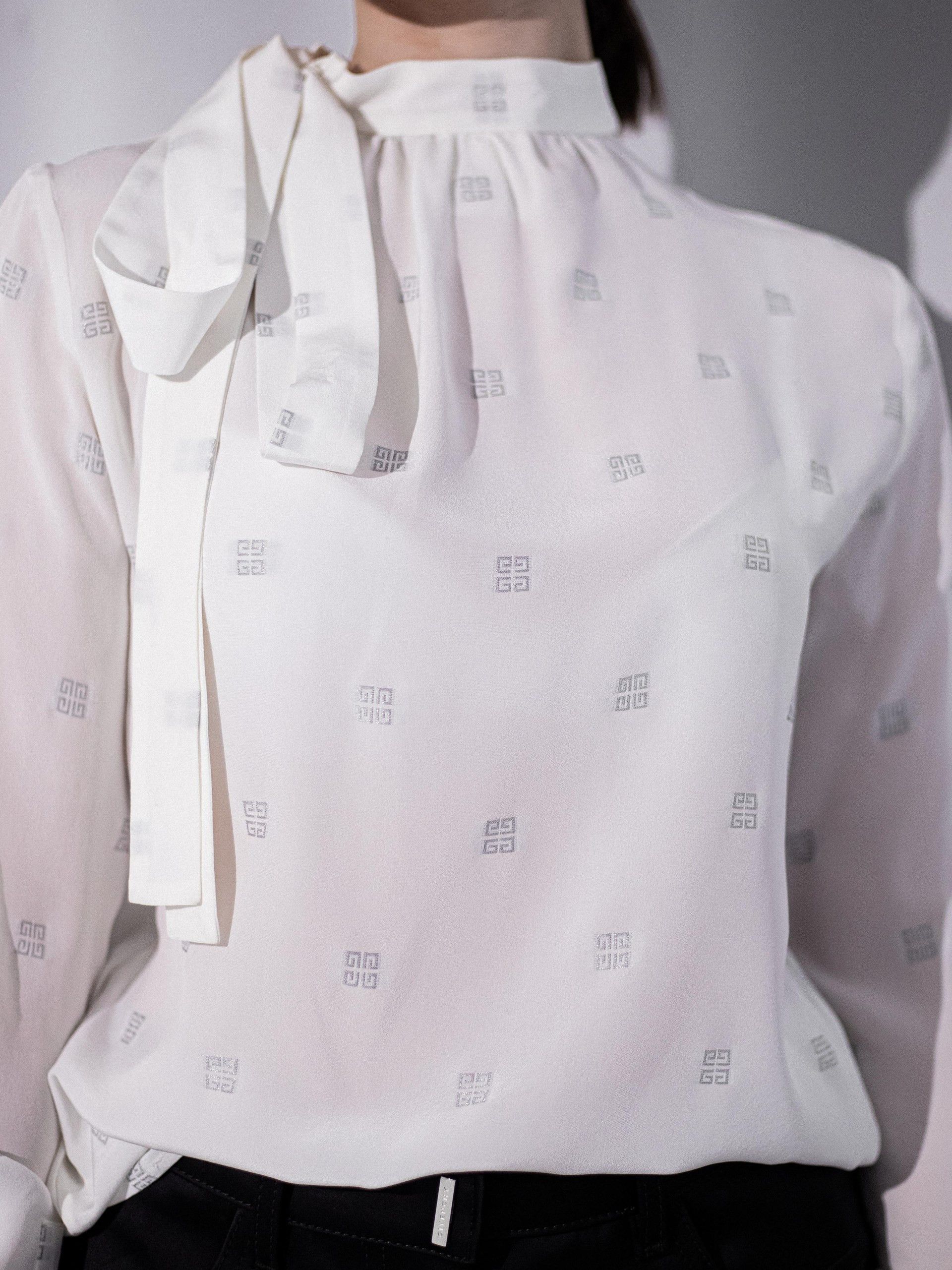 Givenchy o1w1db10325 Lavaliere Long Sleeves Blouse in White Size XS / US 0-2 / IT 36-38 - 5 Thumbnail