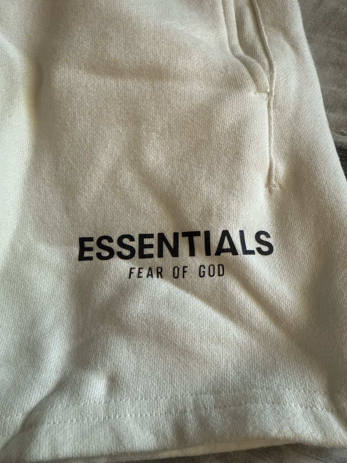Essentials Fear of God Essentials Sweat Shorts White Size US 30 / EU 46 - 7 Thumbnail