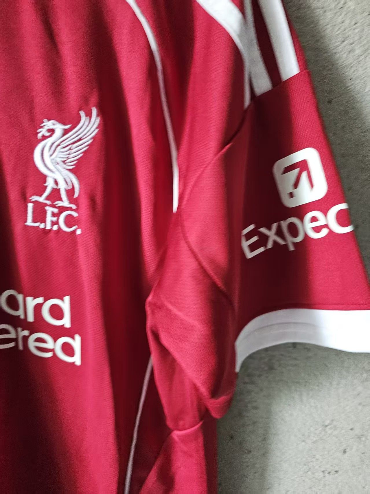 Other 9 Alexander Isak Jersey 2025 26 Liverpool Size US XL / EU 56 / 4 - 5 Thumbnail