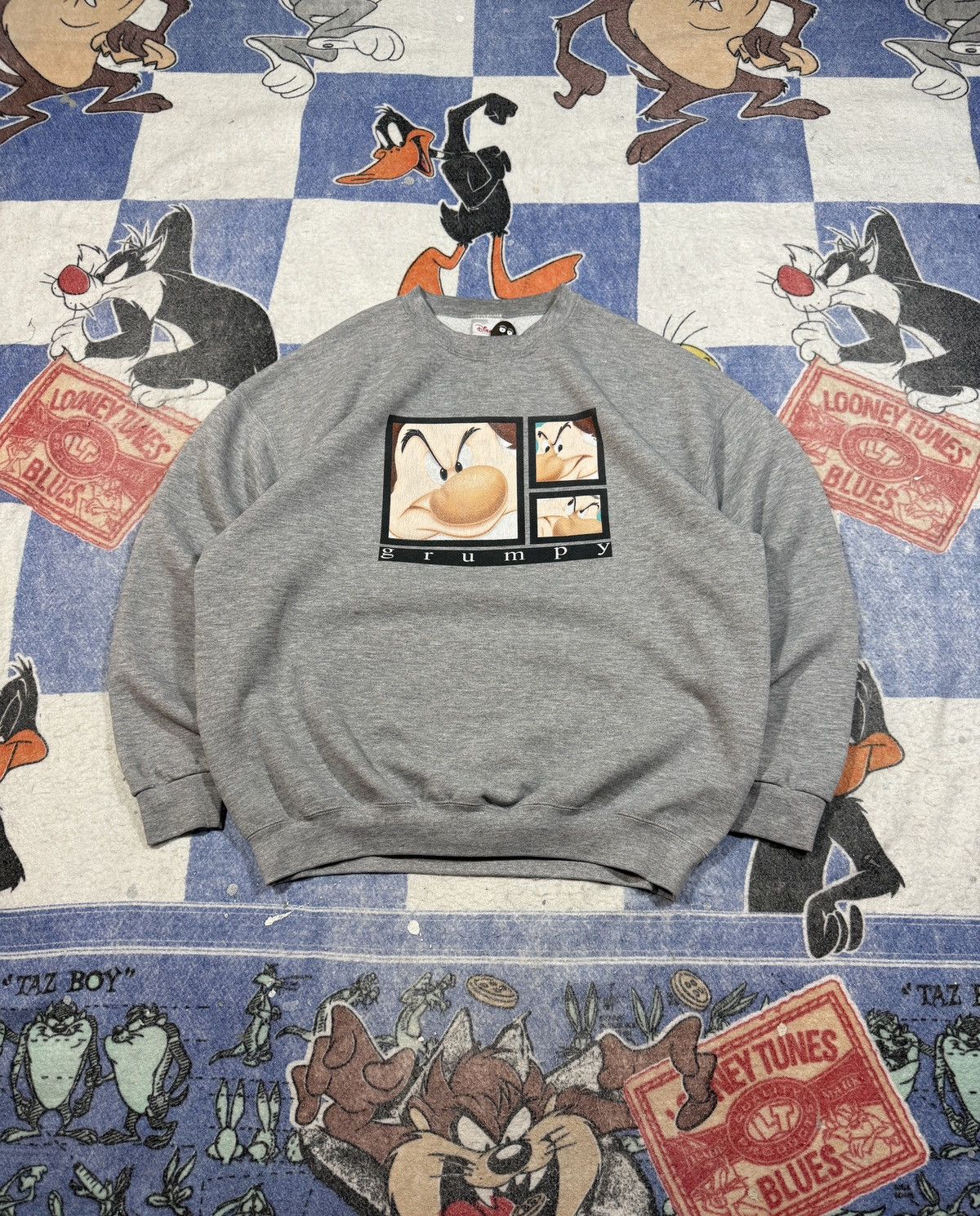 Disney Vintage Snow White grumpy crewneck sweatshirt Size US XL / EU 56 / 4 - 1 Thumbnail