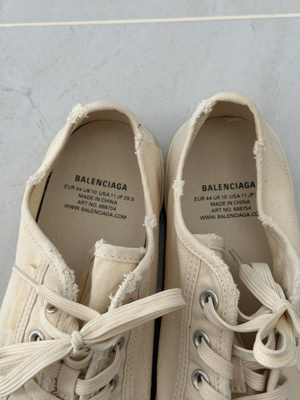 Balenciaga Balenciaga Paris White Low Top Sneaker Sz.44 Size US 11 / EU 44 - 5 Thumbnail