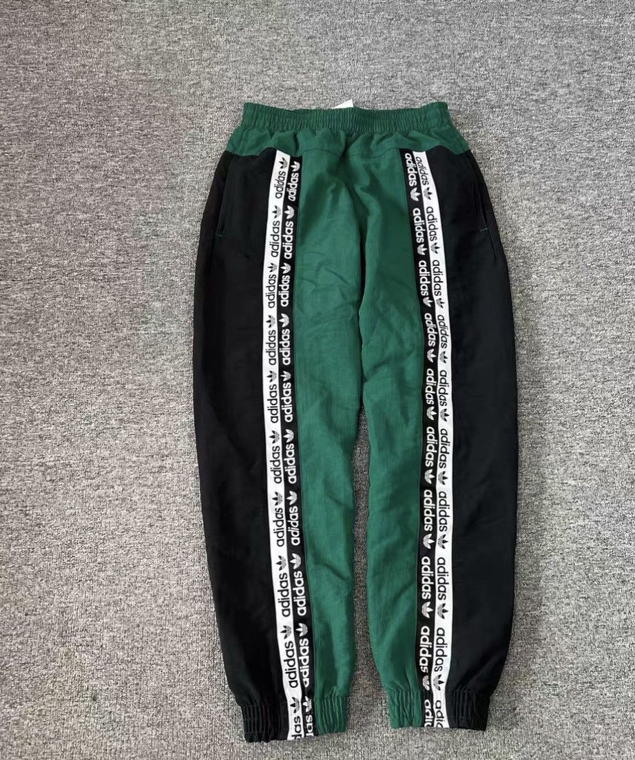 Adidas Adidas Casual Pants with Side Stripe Logo J16 Size US 32 / EU 48 - 1 Thumbnail