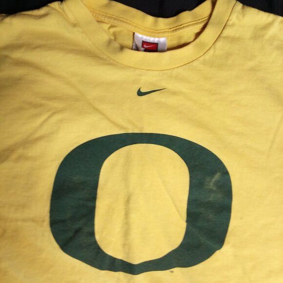 Nike Vintage Nike Oregon Ducks T-Shirt Mid Swoosh Travis Scott Size US XL / EU 56 / 4 - 1 Thumbnail