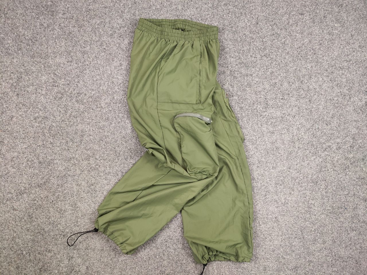 Japanese Brand Vintage Japan Zipper Parachute Cargo Pants Style Y2K Hype Size US 32 / EU 48 - 14 Thumbnail