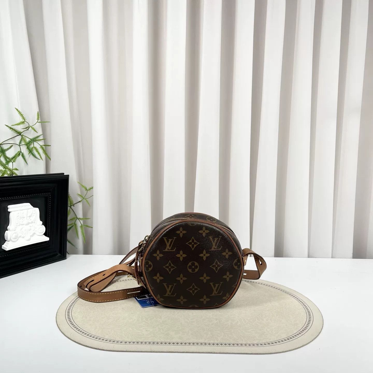 Louis Vuitton Pre-loved Bag Very good condition Size ONE SIZE - 1 Thumbnail