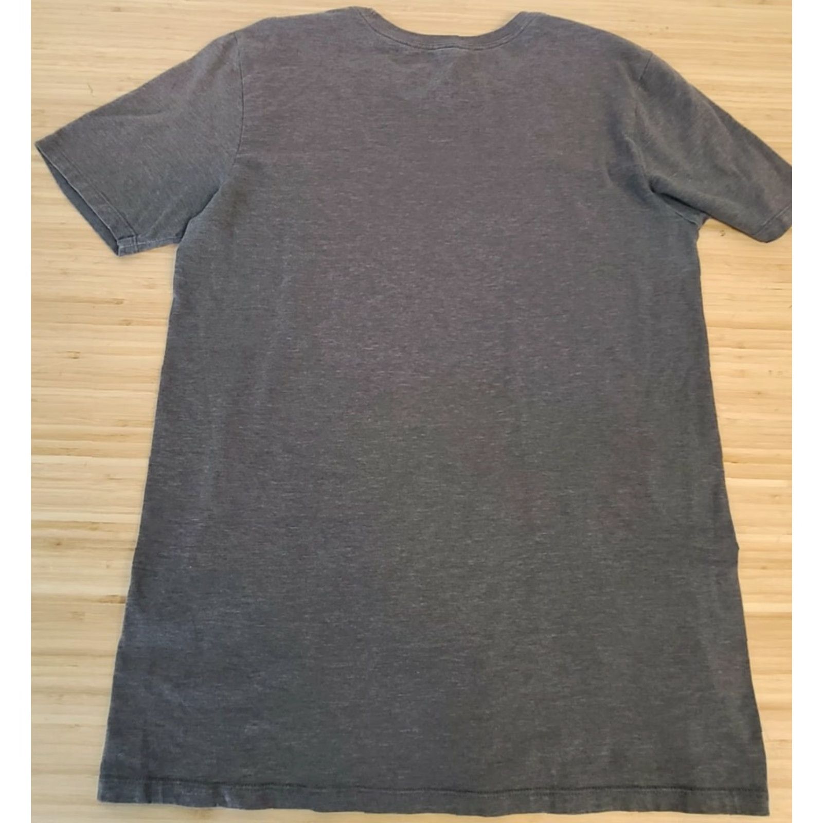 Nike Nike T Shirt Gray with Red Swoosh T Shirt Size S Regular Fit Men's Short Sleeve Crew Neck Graphic Tee Size US S / EU 44-46 / 1 - 5 Thumbnail