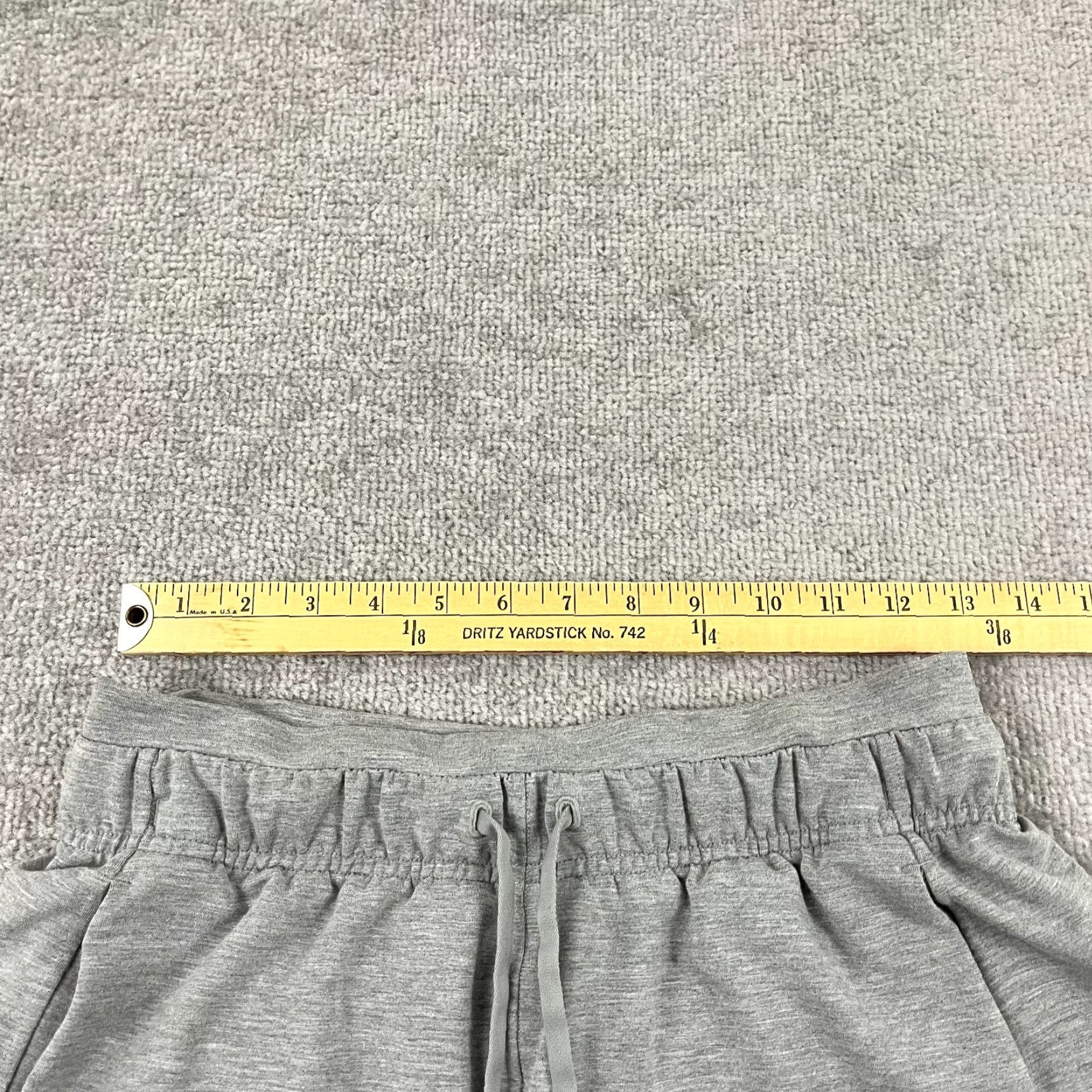 Lululemon VINTAGE Lululemon Inner Glow Shorts Shorts Womens Size 4 / Gray Lounge Sweat Active Size 26" / US 2 / IT 38 - 5 Thumbnail