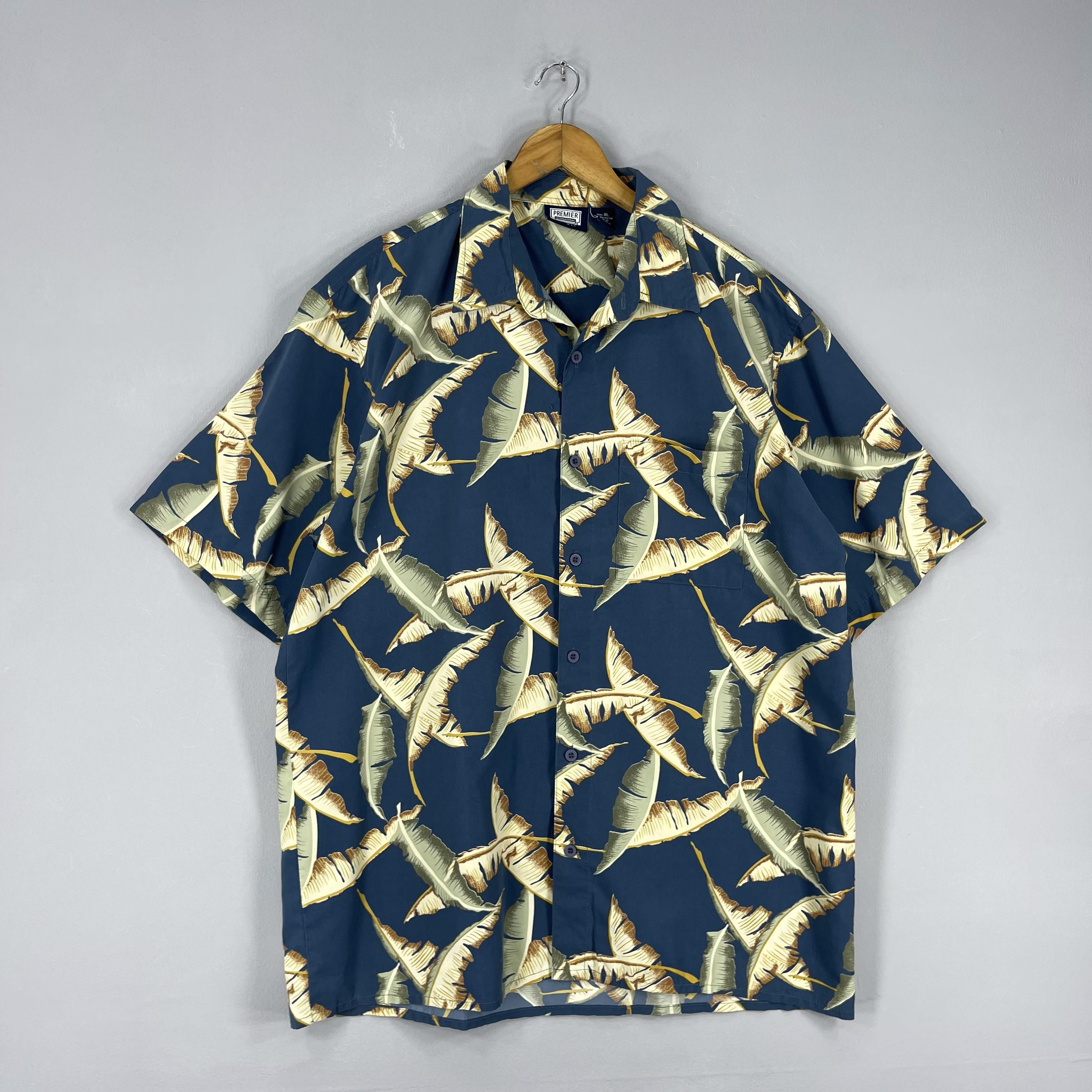 Vintage Vintage Hawaiian Aloha Floral Motive Button Up Shirt Size US XL / EU 56 / 4 - 4 Thumbnail